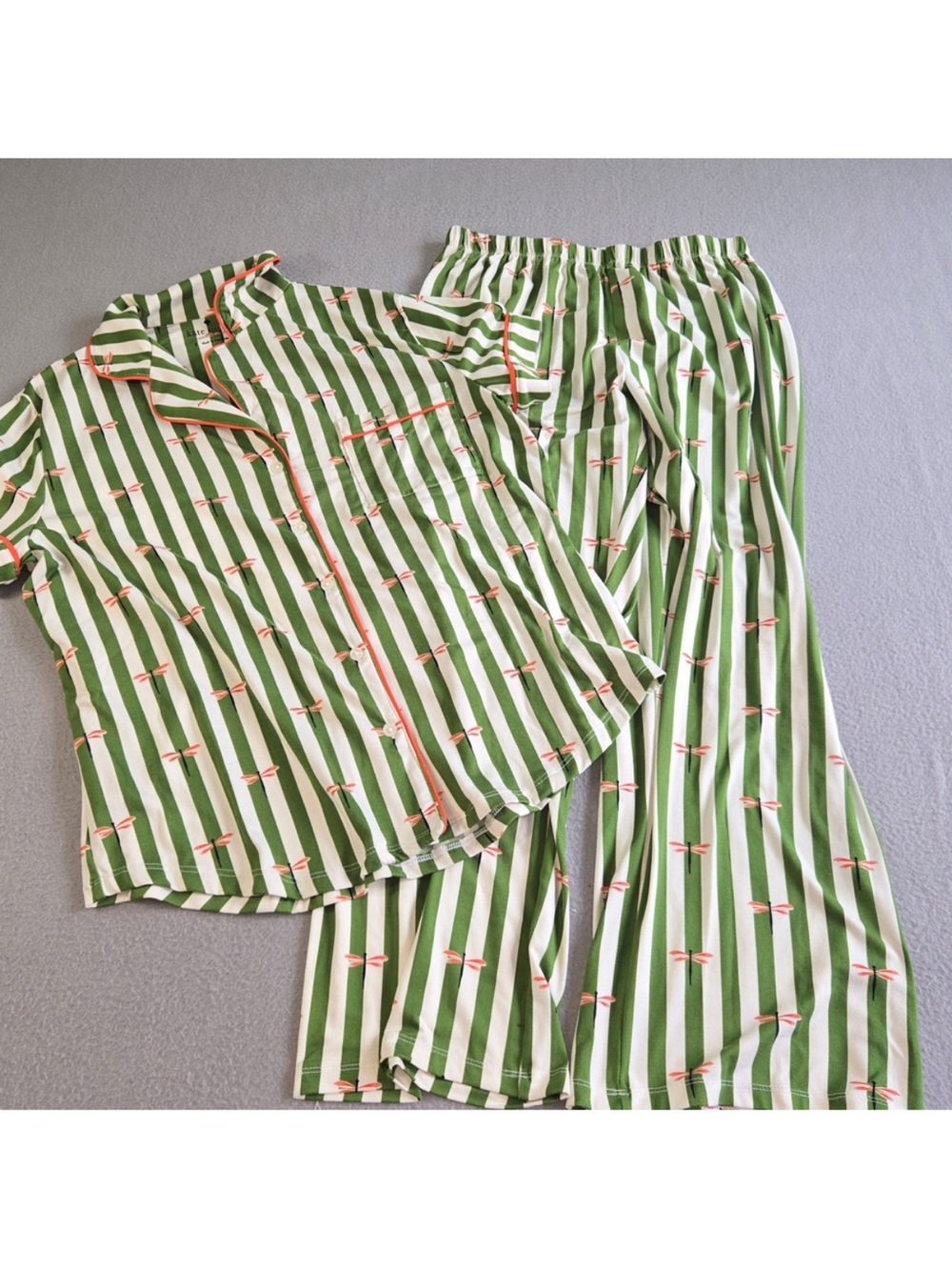 Kate Spade Pajama Set Womens
S Green White Striped
Dragonfly Short Sleeve Pant